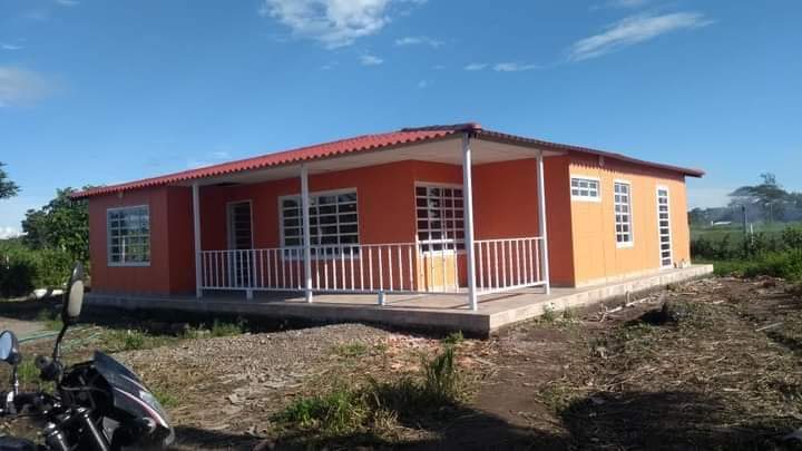 Vivienda prefabricada en sistema plaqueta o bloquelon